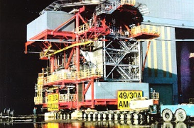 Offshore platform with numerous composite topside applications